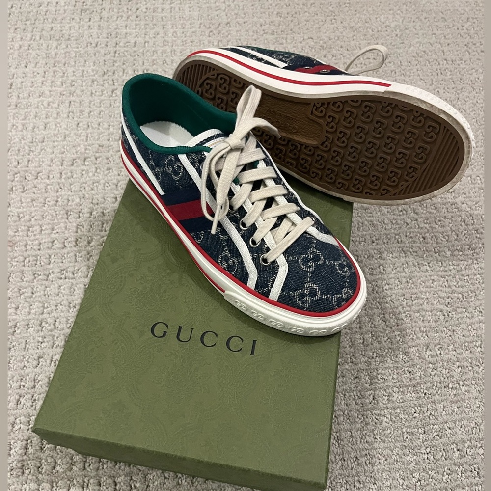 Women's GG Gucci Tennis 1977 sneaker size 36. Fits US 6.5